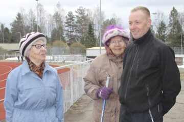 Kaukalo menee ensimmäisenä purkuun