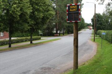 Näyttötaulu auttaa keventämään kaasujalkaa