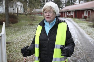 Sauvakävely koukutti Sirkka Havantolan