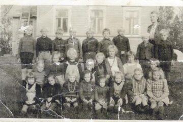 Lapsia Urjalankylän kansakoulussa vuonna 1947