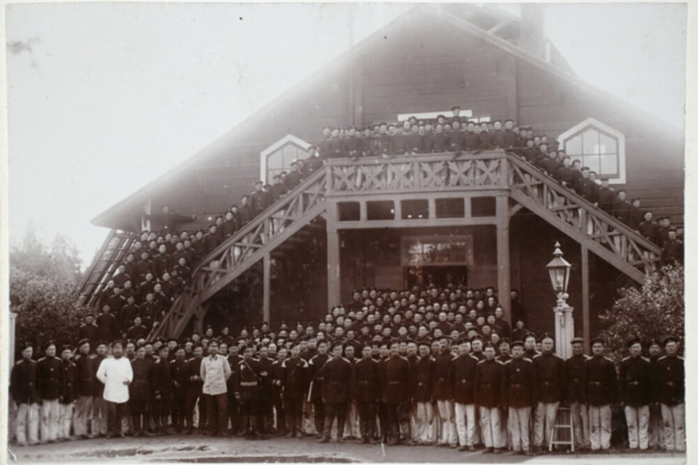 Reservikomppania_Reserviläisiä Urjalan reservikomppanian kasarmilla 1896_Museovirasto