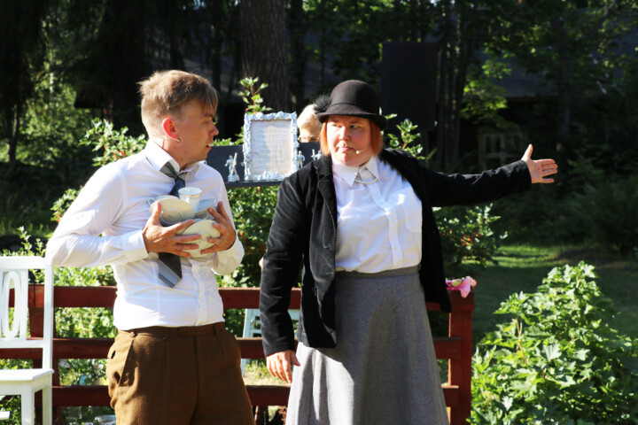 kesateatteri sven hjerson ja agatha christie cMarjo