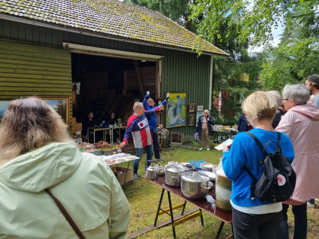 Jukka Pulakka huutokauppa välkkiläntien pop-up