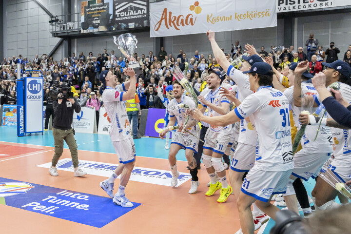 Akaa-Volley voittopokaali_Markku Ruonala
