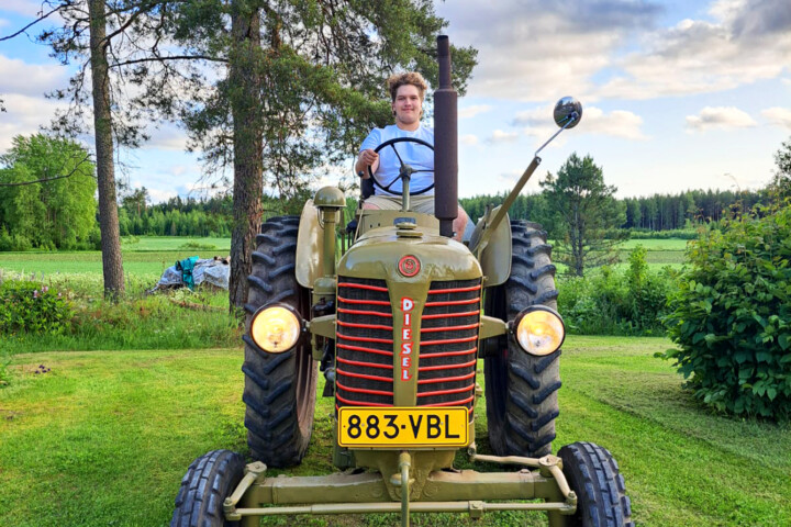 Zetor4MAX15PYSTY