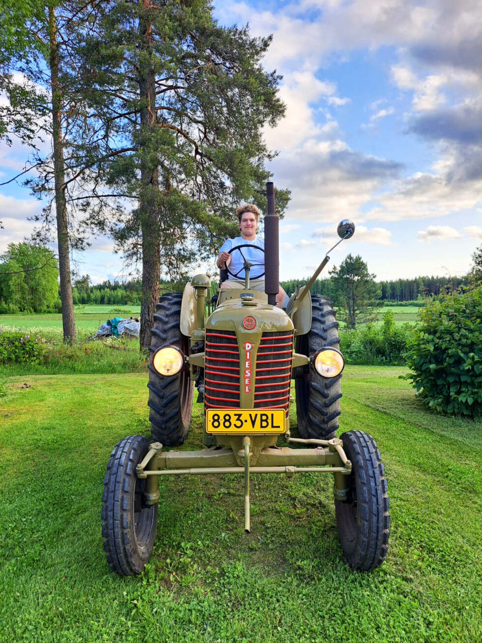 Zetor4MAX15PYSTY