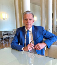 Pauli Kiuru_eduskunnan kahvila