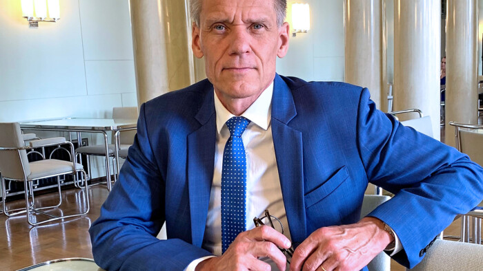 Pauli Kiuru_eduskunnan kahvila