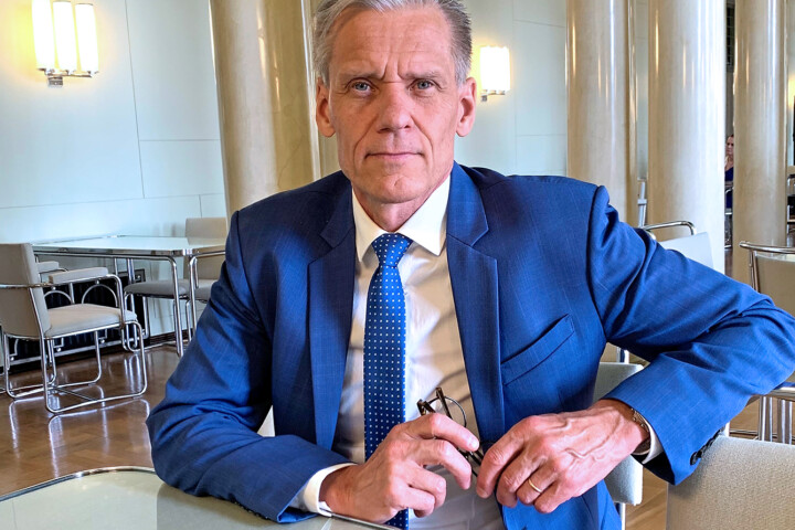 Pauli Kiuru_eduskunnan kahvila