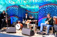 KehroMitäs2025onstage