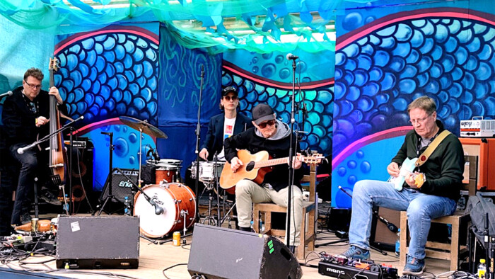 KehroMitäs2025onstage